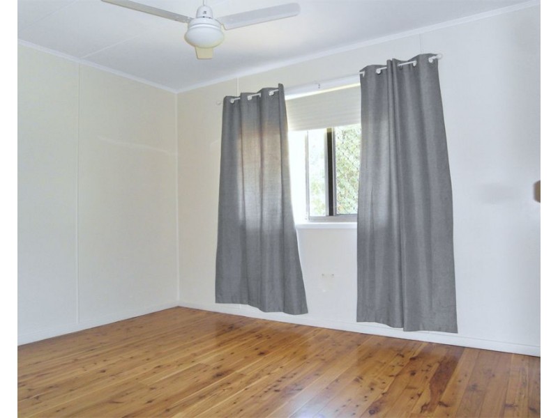 227 Campbell Street, Newtown QLD 4350