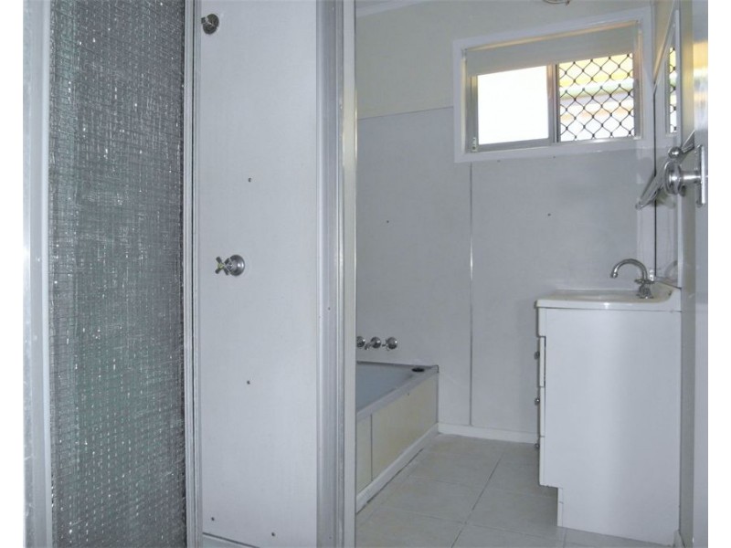 227 Campbell Street, Newtown QLD 4350