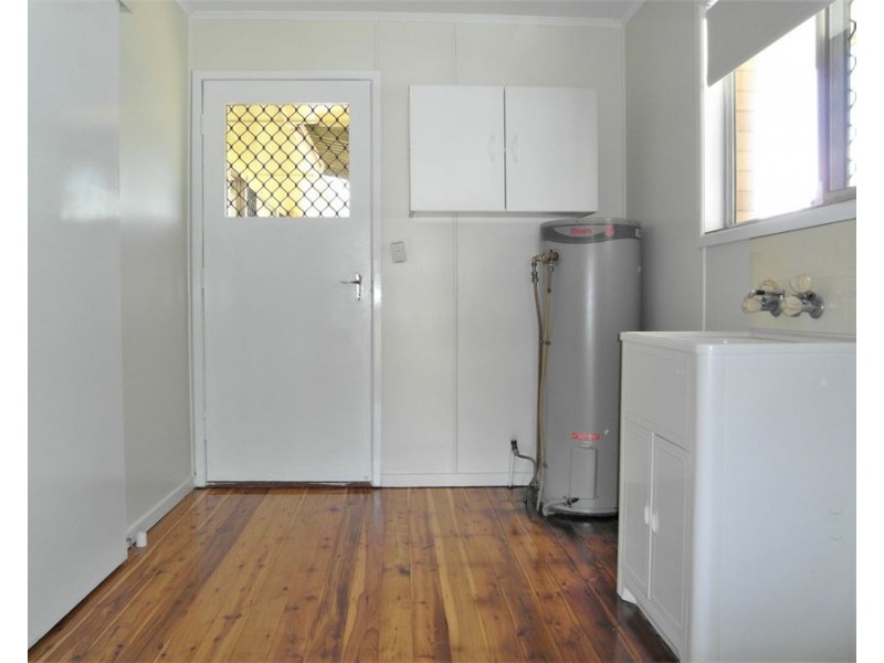 227 Campbell Street, Newtown QLD 4350