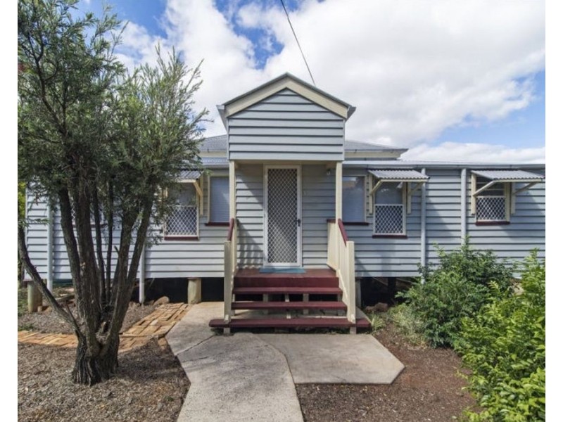 252 West Street, Kearneys Spring QLD 4350