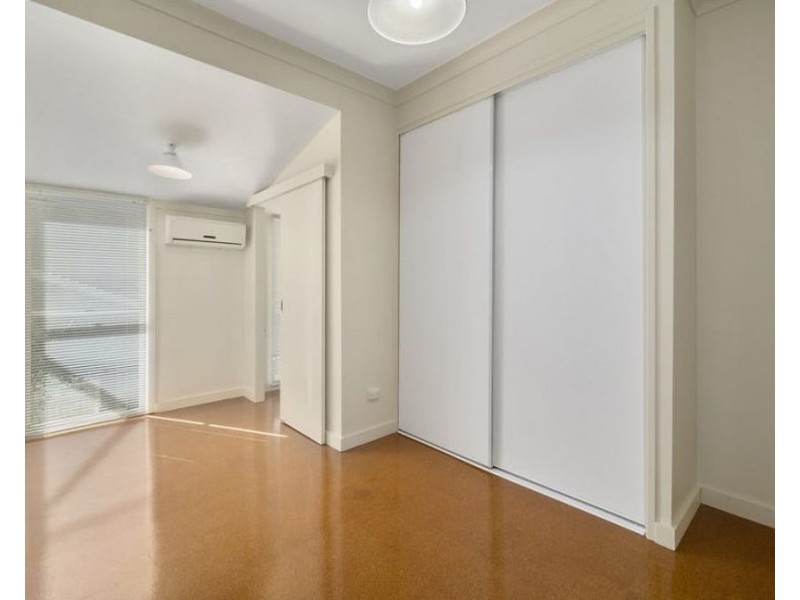252 West Street, Kearneys Spring QLD 4350
