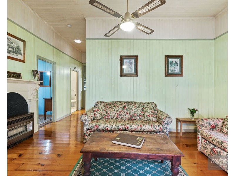 67 Geoffrey Street, Mount Lofty QLD 4350