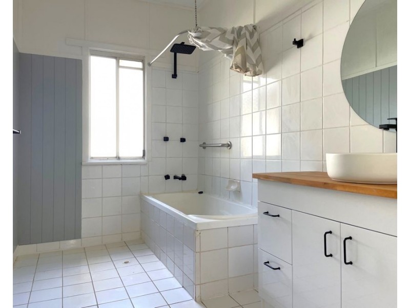 14 Link Street, North Toowoomba QLD 4350