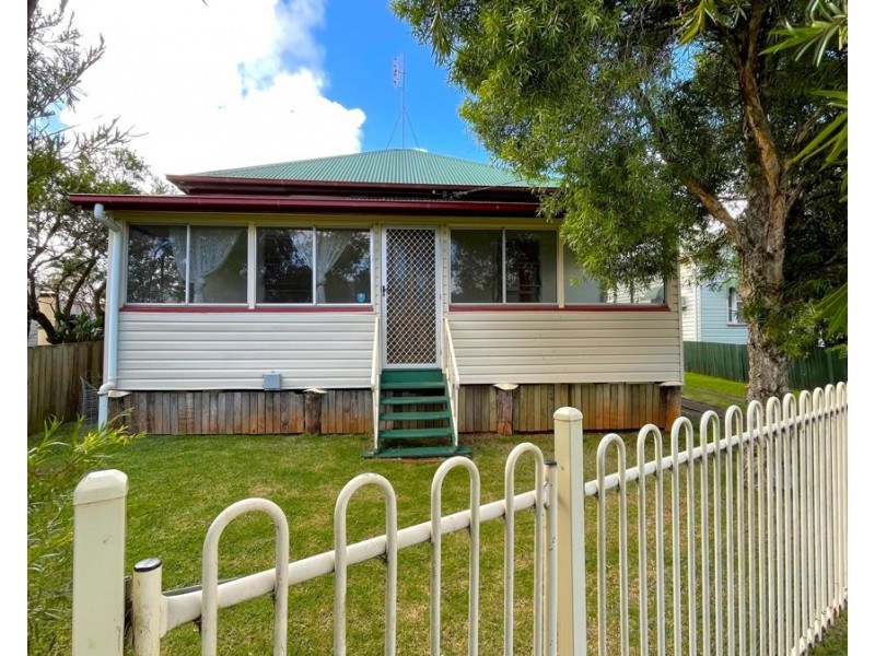 14 Link Street, North Toowoomba QLD 4350