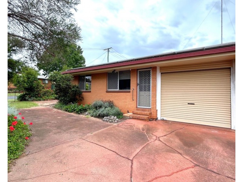 1/34 Hibiscus Drive, Centenary Heights QLD 4350