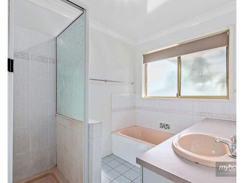 11 Blueberry Ash Court, Glenvale QLD 4350