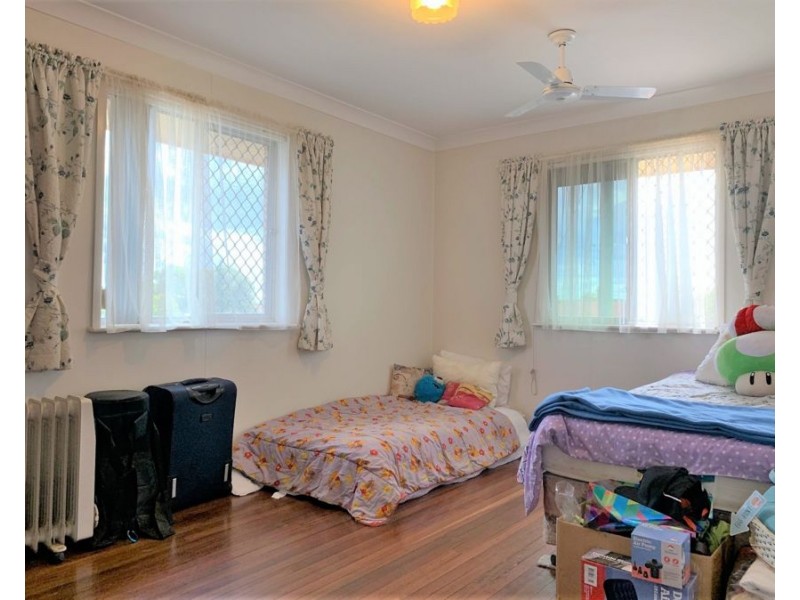 20 Tara Street, Wilsonton QLD 4350