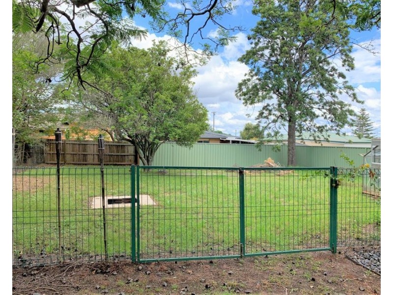 20 Tara Street, Wilsonton QLD 4350