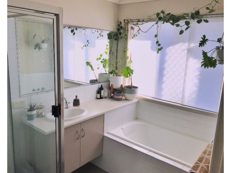 53 Sunset Drive, Glenvale QLD 4350