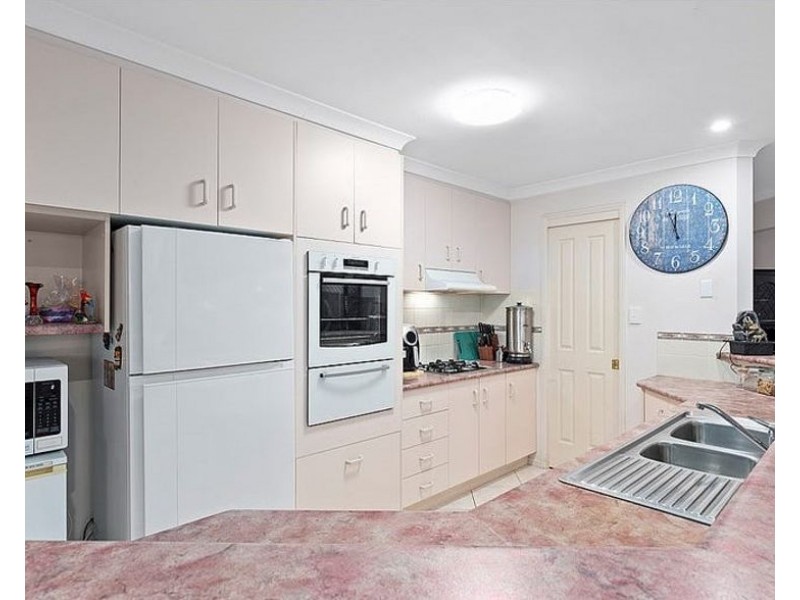 5 Edwin Court, Centenary Heights QLD 4350