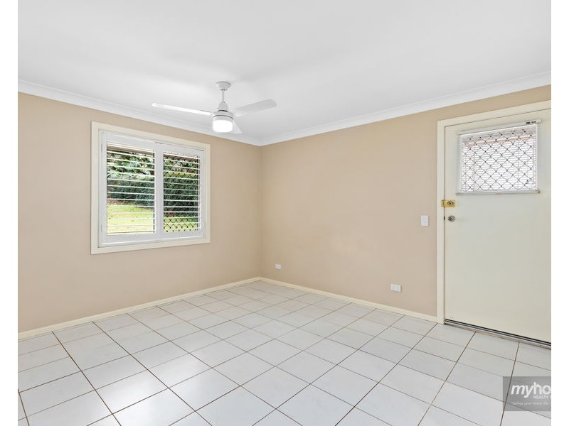 31 Range Street, Mount Lofty QLD 4350