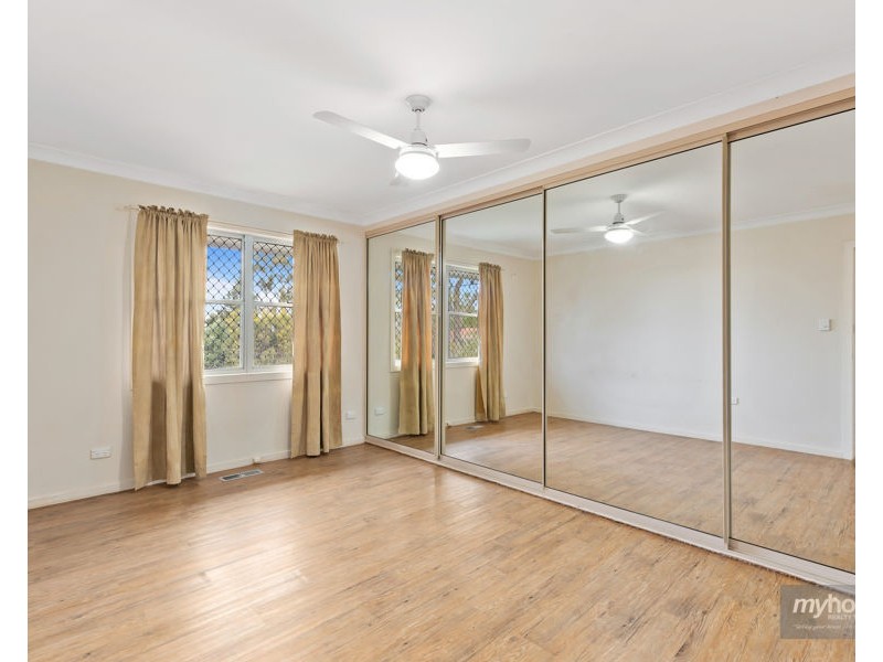 31 Range Street, Mount Lofty QLD 4350