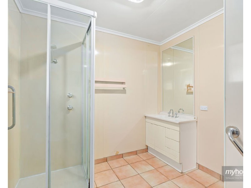 31 Range Street, Mount Lofty QLD 4350
