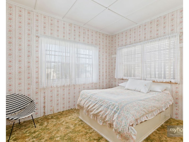 9 Victory Street, Newtown QLD 4350