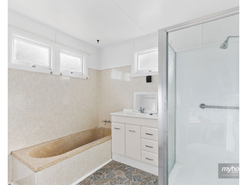 9 Victory Street, Newtown QLD 4350