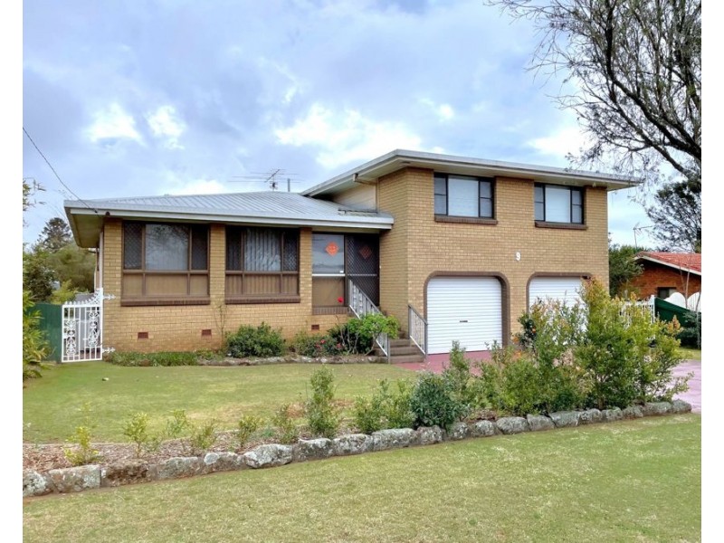 9 Winstanley Court, Newtown QLD 4350