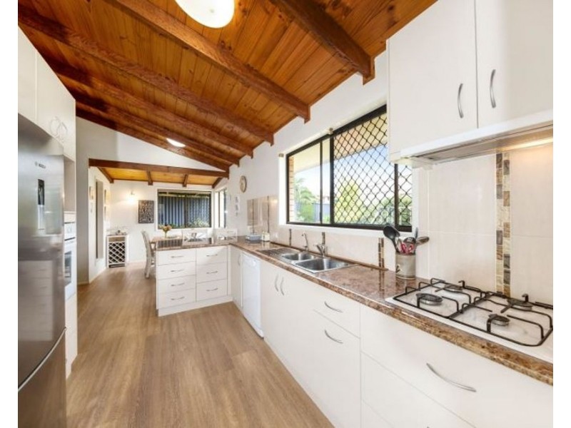 40 Hinkler Crescent, Wilsonton QLD 4350