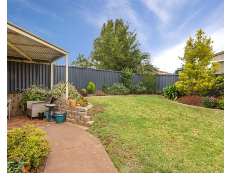 40 Hinkler Crescent, Wilsonton QLD 4350