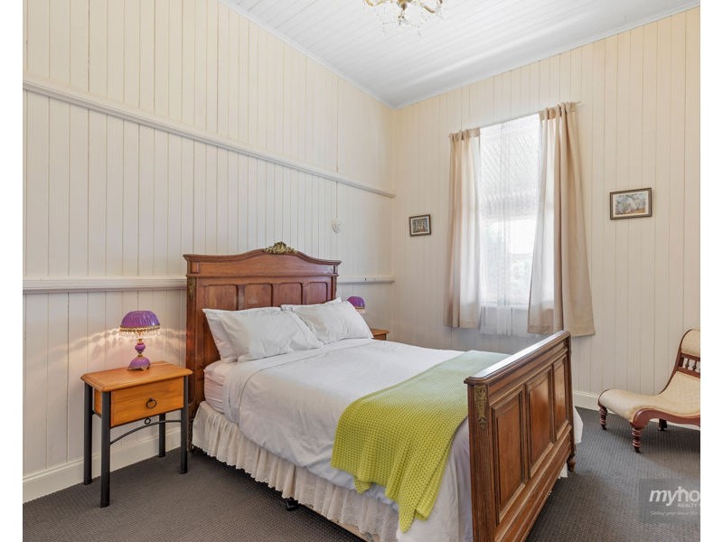 69 West Street, Newtown QLD 4350
