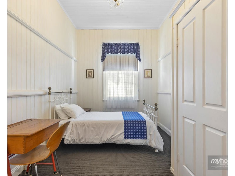 69 West Street, Newtown QLD 4350