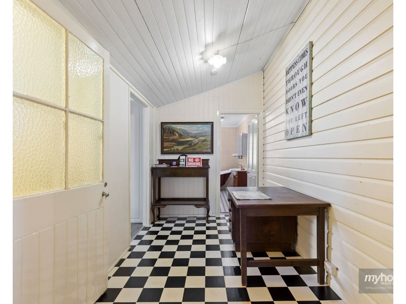 69 West Street, Newtown QLD 4350