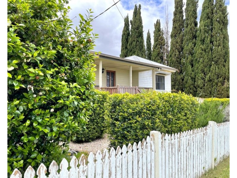 12 Hampshire Street, North Toowoomba QLD 4350