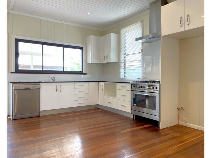 12 Hampshire Street, North Toowoomba QLD 4350