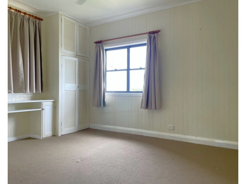12 Hampshire Street, North Toowoomba QLD 4350