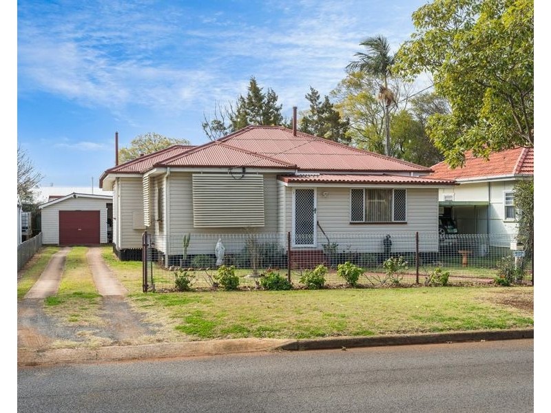 21 Charlotte Street, Newtown QLD 4350