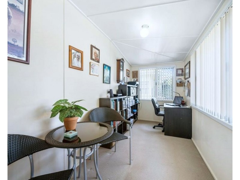 21 Charlotte Street, Newtown QLD 4350