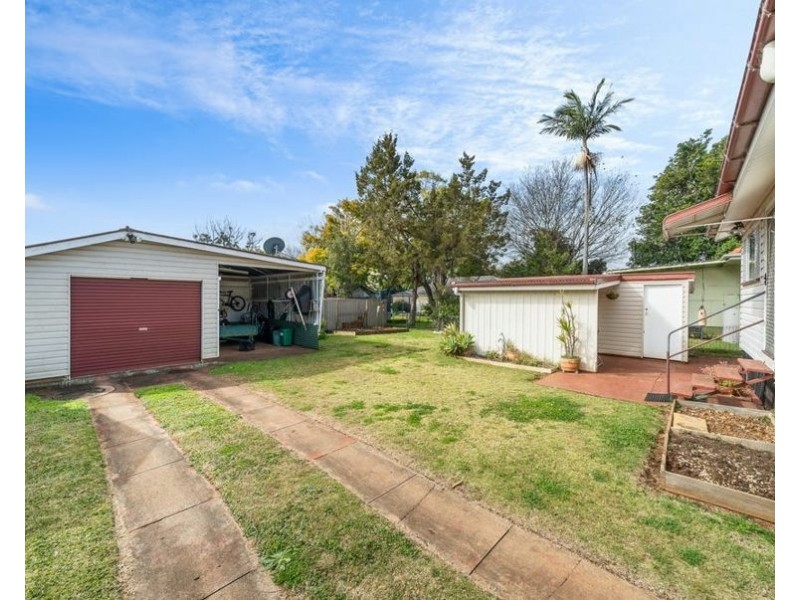 21 Charlotte Street, Newtown QLD 4350