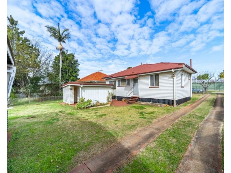 21 Charlotte Street, Newtown QLD 4350