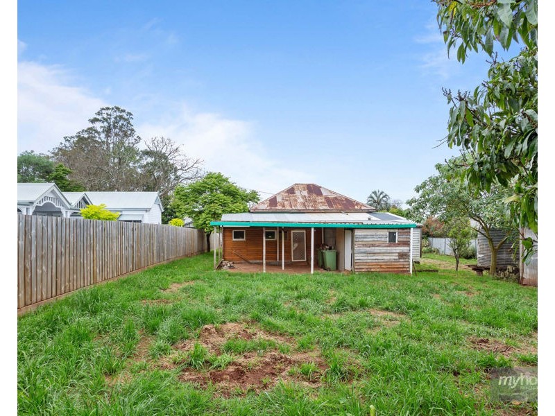 5 Walton Street, North Toowoomba QLD 4350