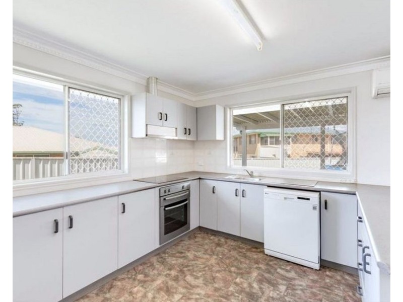 8 Prowse Street, Rockville QLD 4350