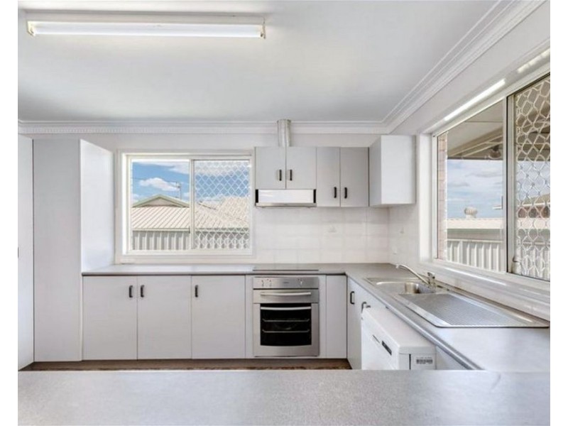 8 Prowse Street, Rockville QLD 4350