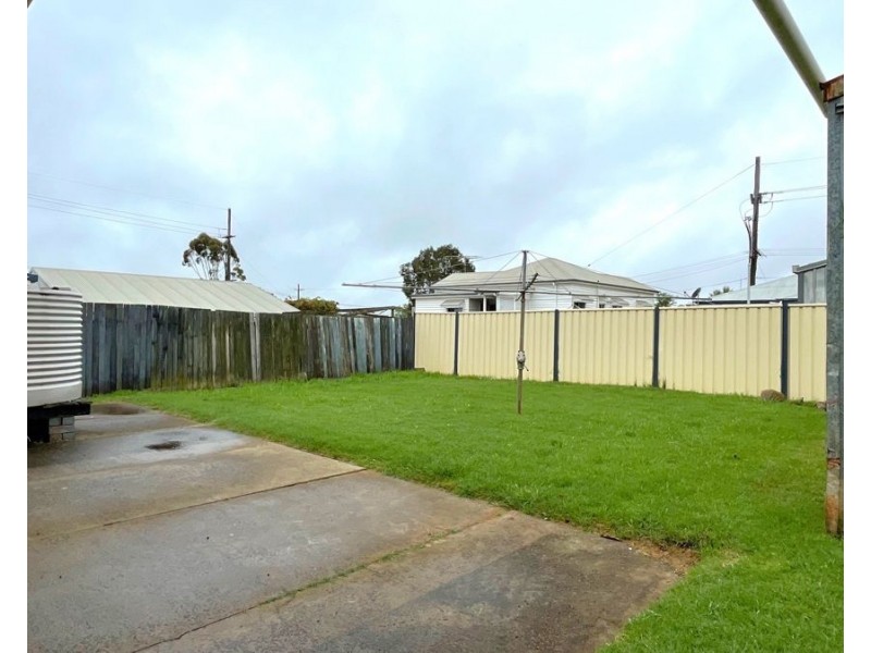 2 Tancred Avenue, Newtown QLD 4350