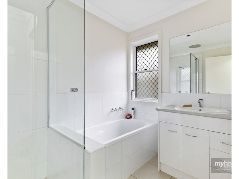 1A Sweeney Street, Kearneys Spring QLD 4350