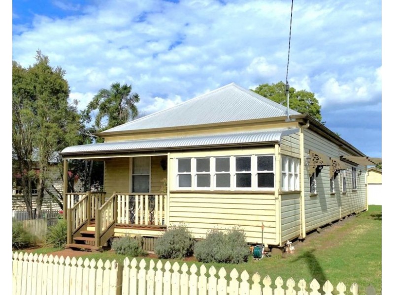 14 Bernard Street, Newtown QLD 4350