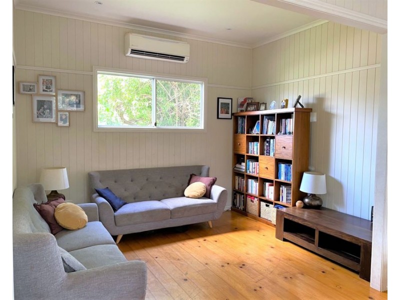 14 Bernard Street, Newtown QLD 4350