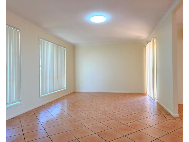 533 Hume Street, Middle Ridge QLD 4350