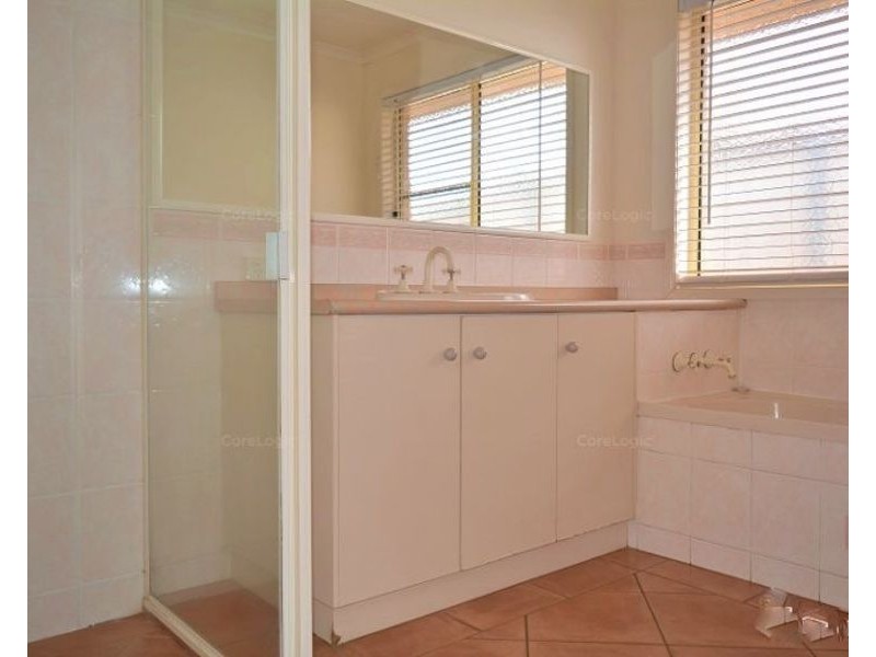 533 Hume Street, Middle Ridge QLD 4350
