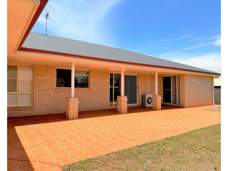 533 Hume Street, Middle Ridge QLD 4350