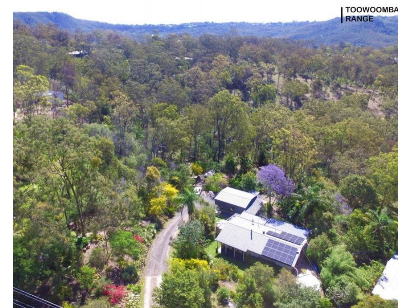 10 Gordon Crescent, Withcott QLD 4352