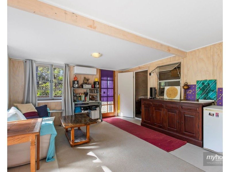 10 Gordon Crescent, Withcott QLD 4352