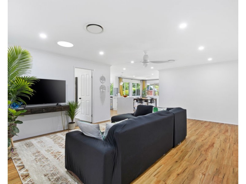 3 Buena Vista Crescent, Blue Mountain Heights QLD 4350