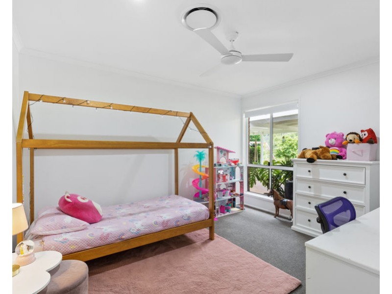 3 Buena Vista Crescent, Blue Mountain Heights QLD 4350