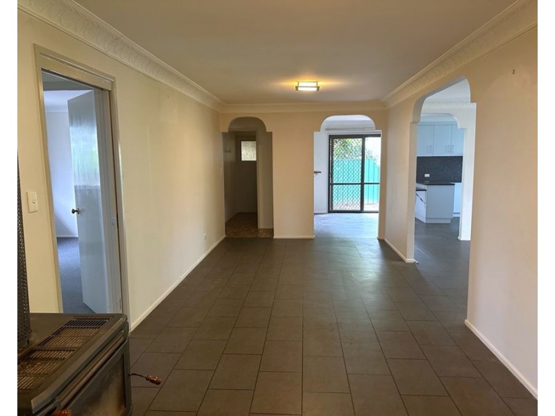 9 Damian Crescent, Kearneys Spring QLD 4350