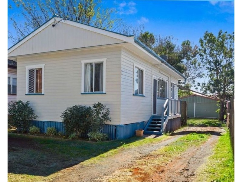 1 Goode Street, Newtown QLD 4350