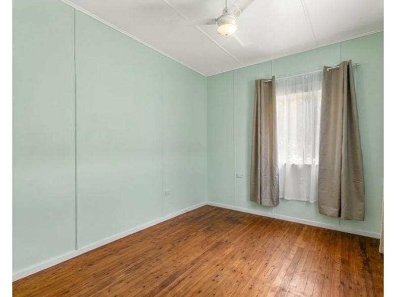 1 Goode Street, Newtown QLD 4350