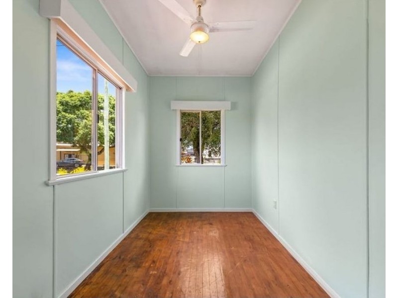1 Goode Street, Newtown QLD 4350